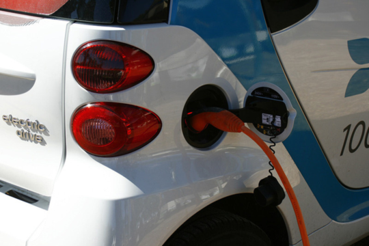 Charging cable of an electric vehicle